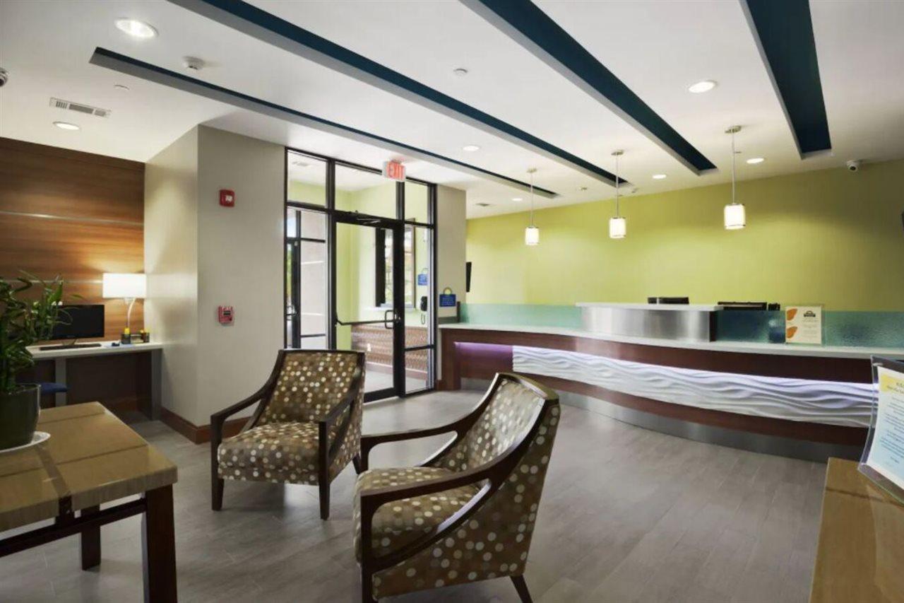 Days Inn & Suites By Wyndham Houston North-Spring Westfield Exterior foto